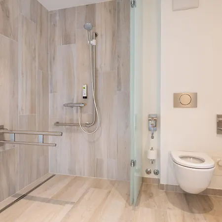Western Spinnerei Szálloda 3*